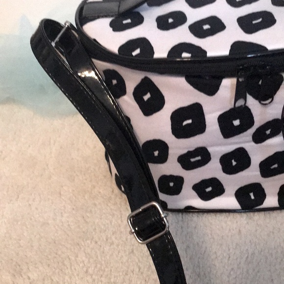 Lancome Leopard Toiletry Bag Black & White. - Picture 8 of 10